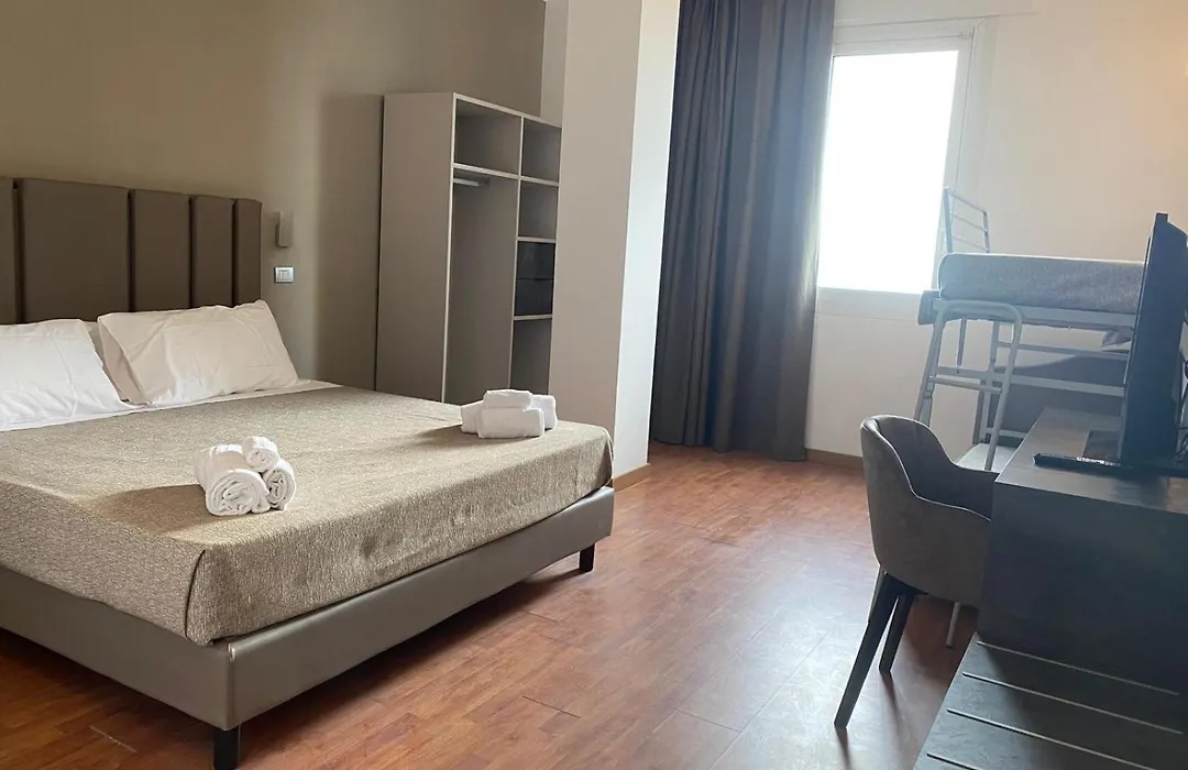 Hotel Golden-1